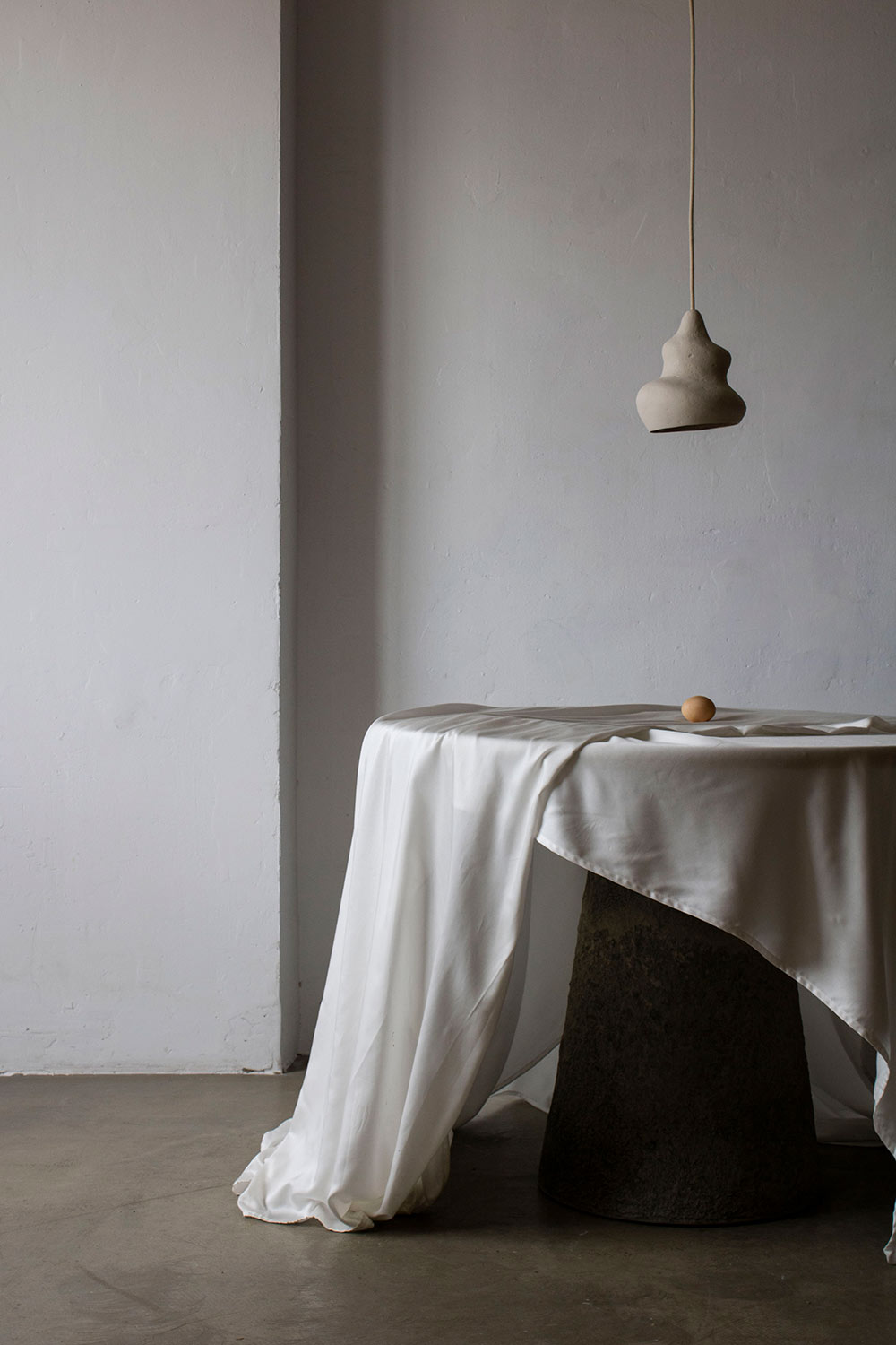 Afrodita statement pendant light