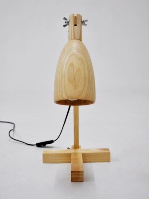 “Fingerprint” table lamps made from ash wood